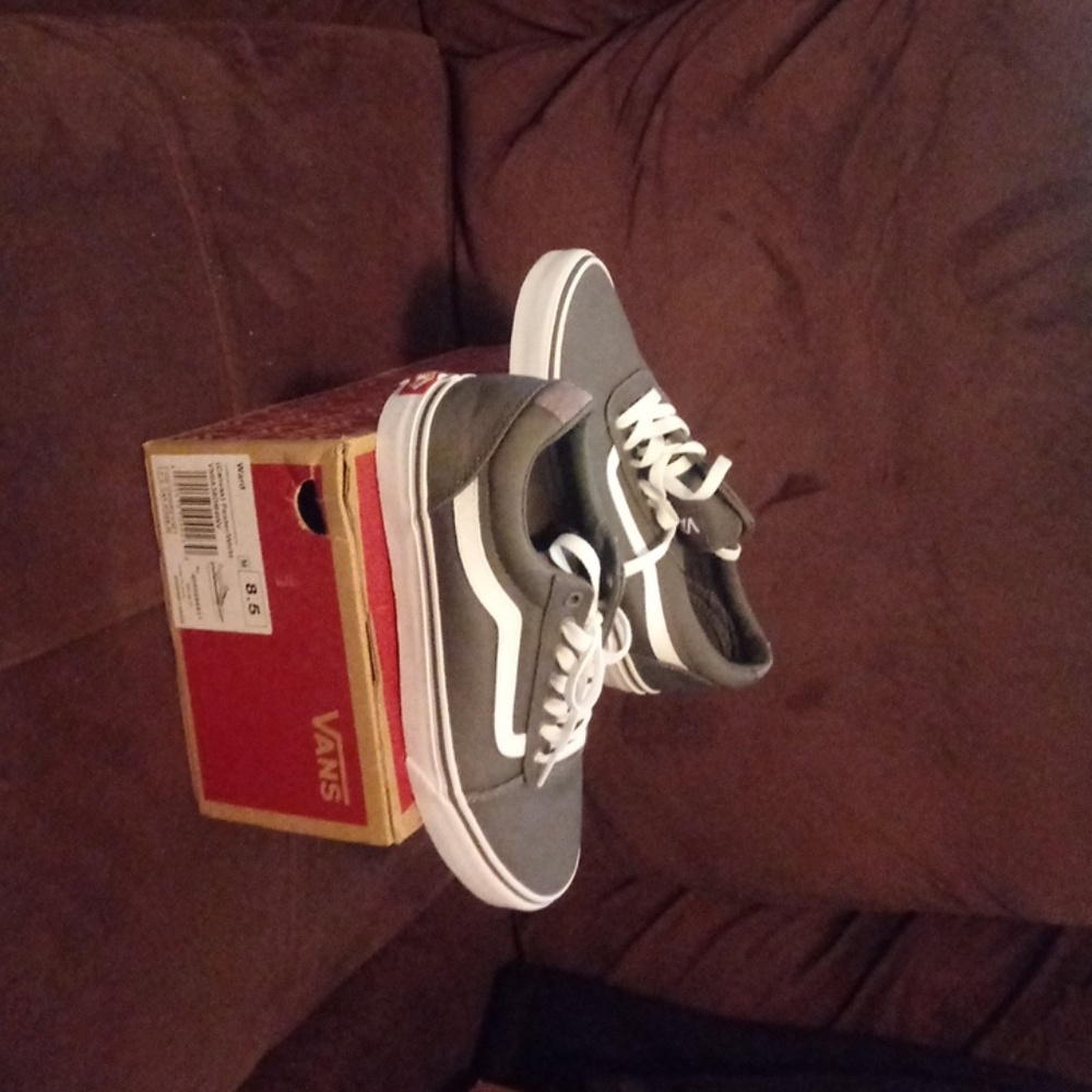 Sneakers - Picture 2 of 3